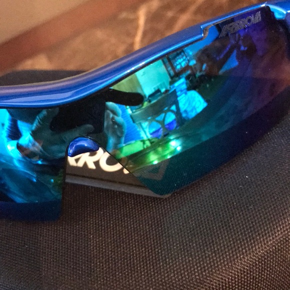 🆕 Polarized Sports sunglasses. - Picture 5 of 6